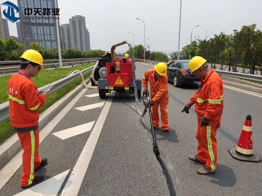 81 Deg 고속도로 아스팔트 도로 관리부 아스팔트 거리 밀봉 결함